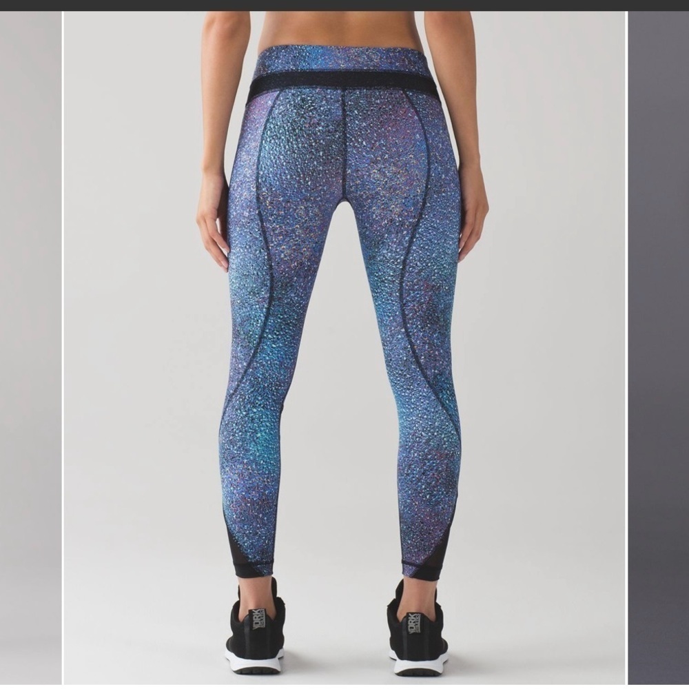 Lululemon Inspire Tight II Strive Multi Black / Black Leggings Size 4